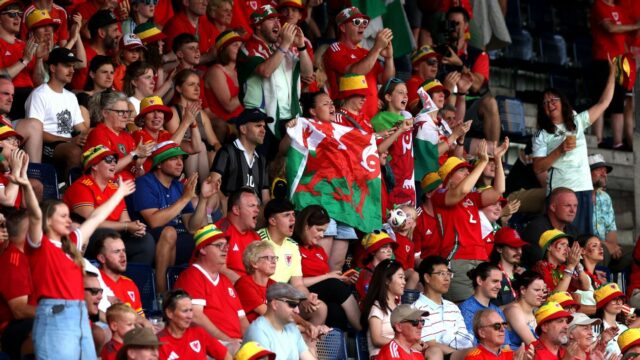 Euro 2025 Daily: Fanúšikovia Walesu osvetľujú Lucerne v diskusii o turnaji


