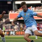 Everton v rozhovoroch o podpise mesta Manchester City Academy City pod Tottenhamom