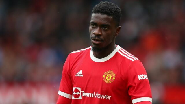 Axel Tuanzebe kapitánový prvý tím Manchester United v ligovej väzbe proti Rochdale v roku 2019