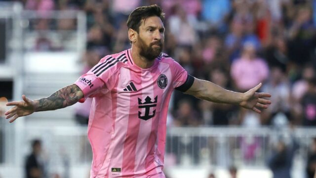 Fabregas sníva o priateľoch Messi do Como: „Nikdy nehovor nikdy“

