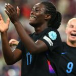 Fanúšikovia Anglicka boli nahnevaní po tom, čo Agyemang opustil fotografiu Royal Family Foto
