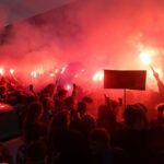 Fanúšikovia Crystal Palace Hundres protestovali proti svojmu exilu Európskej ligy v Selhurst Parku