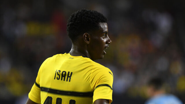 Fanúšikovia Liverpoolu dostávajú bombové systémy Alexander Isak Transfer News


