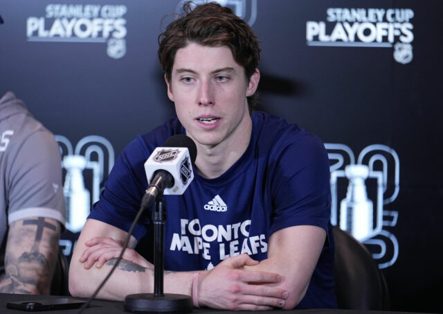 Fanúšikovia NHL reagujú, keď Maple Leafs potvrdzuje obchod Mitch Marner v Golden Knights

