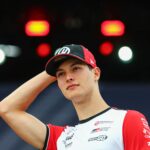 Fanúšikovia nechali Olivera Beamana zmätenú a dosiahli 4 F1 trestné body administrátorov