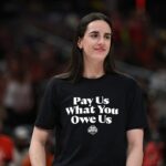 Caitlin Clark a jeho kolegoví hráči nosili tričká, protestovali proti svojim príliš šéfom