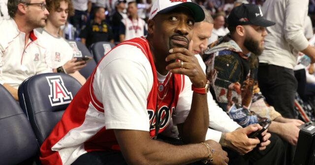 Federy zatkli bývalú hviezdu NBA Gilbert Arena za „nelegálny poker s vysokými stávkami“

