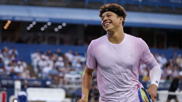 Florida Tennis Ben Shelton výsledky vo Washingtone 500 Mackenzie McDonald

