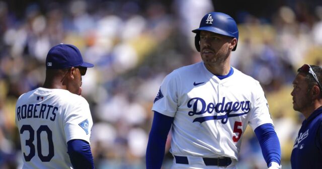 Freddie Freeman bol zranený, keď Dodgers znova zametali pivovary

