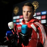 Manuel Neuer podviedol brankár PSG Gianluigi Donnarumma za zranenie Jamal Musia