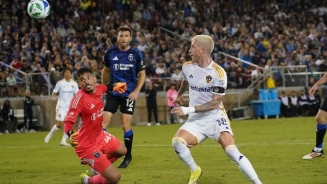 Galaxy zúfalo navštevuje body, ktoré navštevujú Whitecaps


