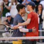 Gesto Carlosa Alcaraza pre Jannikovho Sinnera pred finále Wimbledonu otočí hlavu