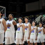 Gilas Pilipinas počas národnej hymny pred zápasom na Fiba Asia Cup v roku 2025