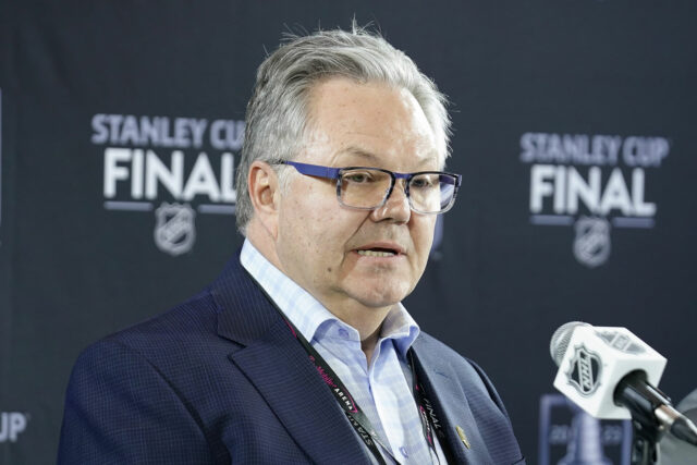 Golding Knights GM je uvedený do krátkodobej dohody Mitch Marner, ktorý mohol požadovať dvoch kľúčových hráčov od hráčov

