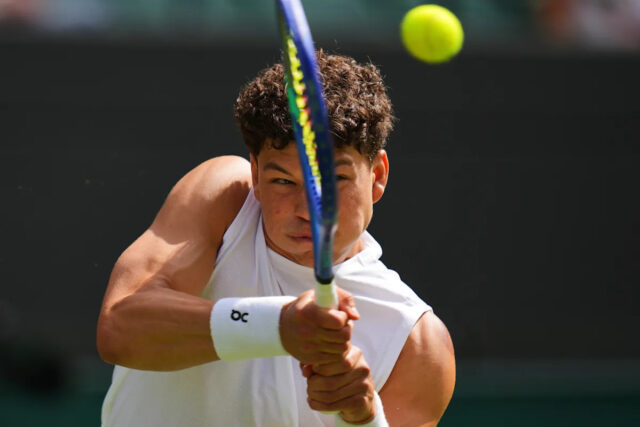 Hlavné body fotografie z tretieho a štvrtého Wimbledon Twist

