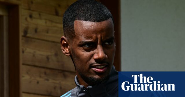 Howe je istý, že Isaac zostane v Newcastle po tom, čo útočník opustil Celtic | Newcastle United

