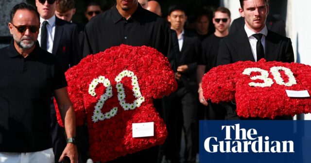 Hráči Liverpoolu sa pripoja k smútku v pohrebe Portugal Diogo Jota's Funeral | Liverpool

