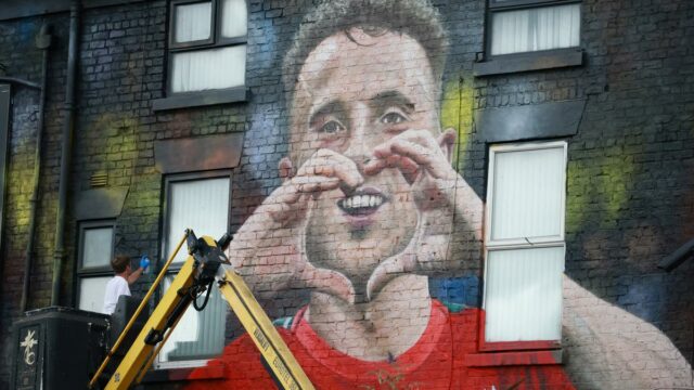 Hráči Manchester United a Leeds Tribute Diogo Jota pred predsezónnym priateľstvom

