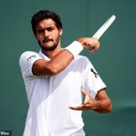 Hviezda Wimbledon nesie tragickú smrť Diogo Jota po tragickej smrti Liverpoolu -pretože klub uvoľňuje prísny 148 -ročný kód obliekania, aby hráči mohli zaplatiť svoju úctu