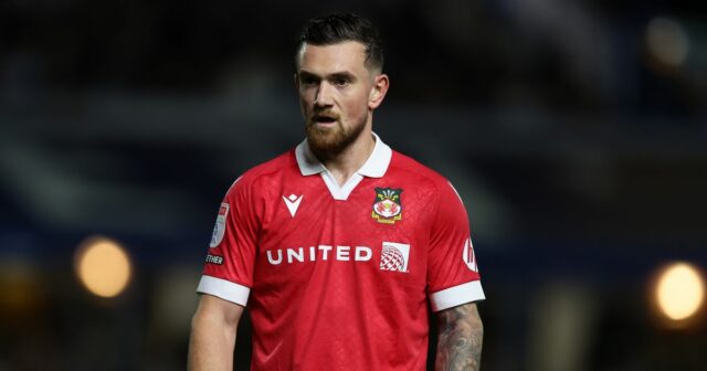 Hviezda Wrexham bola nútená podstúpiť operáciu a zakázala sa z Flying Home Tour

