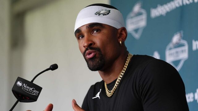 Jalen Hurts je „presunutý“ zo Super Bowl -Viktory ako Eagles Open Training Camp

