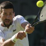 Jannik Sinner, ktorý hrá Carlosa Alkaraza vo finále Wimbledon