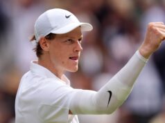 Wimbledonské nádeje Novaka Djokoviča zasadili ranu ako Jannik Sinner „veľký favorit“ Jannik Sinner poskytuje aktualizáciu zranenia po rozhodujúcom víťazstve Wimbledon nad Ben Sheltonom