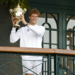 Jannik Sinner pošle správu rodičom Johann a Siglinde po Wimbledone Win