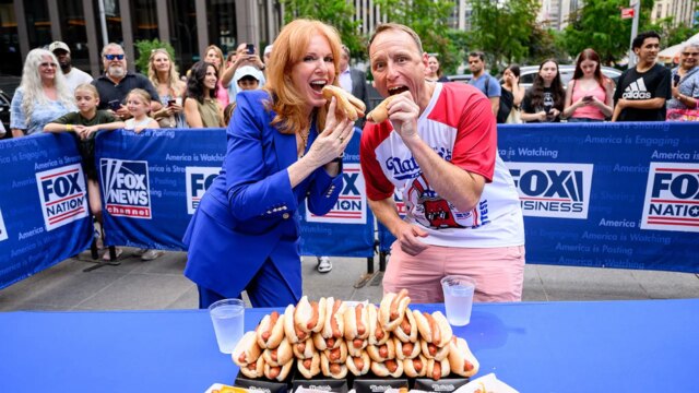 Joey Chestnut sa vrátiť do súťaže o stravovanie v hotdog na Nathan na rok 2025

