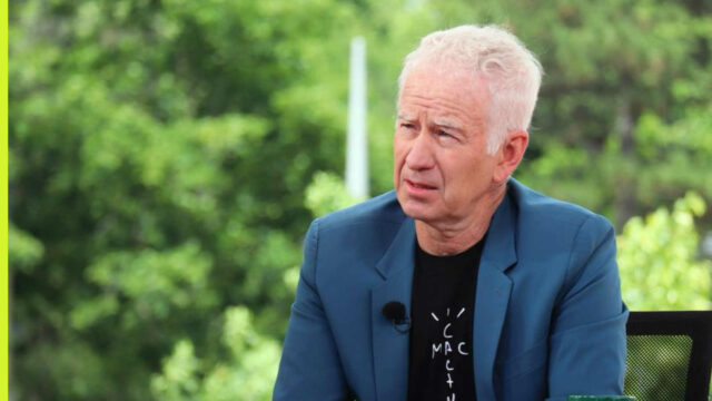 John McEnroe, bývalý tréner Roger Federera, je označený ako „nezmysel“


