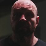 Jon Moxley odošle konečnú správu na stránku Hangmana pred AEW v roku 2025