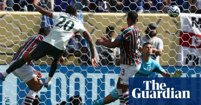Joo Pedro ho necháva s fanúšikmi Chelsea, aby oslávila dvojnásobnú starú stranu | Chelsea

