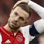 Jordan Henderson sa vrátil do Premier League s bezplatným prevodom do klubu Scrocdust, keď opustil Ajaxovu saudskú nočnú moru.
