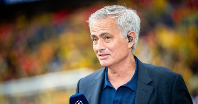 Jose Mourinho brutálne odmieta víťazstvo svetového pohára klubu Chelsea v predchádzajúcom porovnaní sezóny

