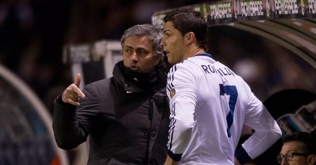 Jose Mourinho je späť na pamäti a po zlomení dráždi Cristiano Ronaldo

