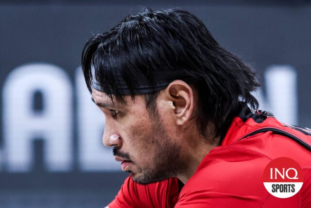 June Fajardo San Miguel Bemenmen počas finále filipínskeho pohára PBA proti TNT tnt tnt Tnt Tnt Tropang 5G.