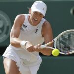 Každý Swiak je vhodný pre 114-ročný rekord Wimbledonu neuveriteľného 6-0, 6-0 konečného víťazstva nad Amandou Anisimovou za pouhých 57 minút