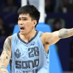 Kevin Quiambao sa vracia k akcii pre Goyang Soo Skygunners v Kórejskej basketbalovej lige (KBL).
