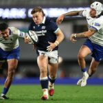 Škótsko Kyle Rowe sa zaoberá Samoa počas testovacieho víťazstva