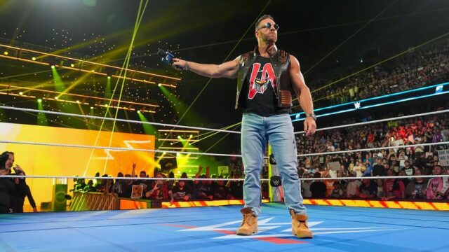 Knight sa vracia do WWE a zaútočí na bývalý majster sveta s hmotnosťou

