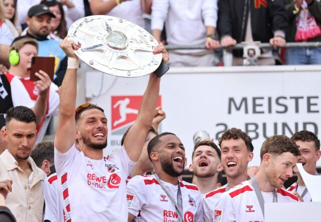 Kolínova výučba Pa Paçarada odišla do Bristol City do Bristolu?