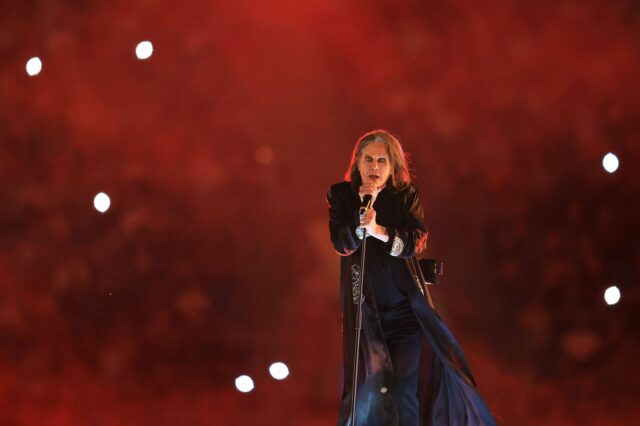 Kvety umiestnené v Birminghame na počesť ikony Late Rock Ozzy Osbourne (obrázok cez Getty Images)