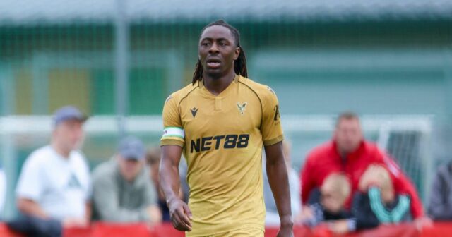 La poursuite d'Arsenal d'Ebelechi Eze en difficulté sur deux clauses de transfert
