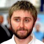 La star des intervenants James Buckley quitte le football et donne une évaluation brutale de la Premier League