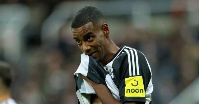 L'agent d'Alexander Isak rompt le silence au milieu de l'intérêt du transfert de Liverpool - «près de l'étape suivante»
