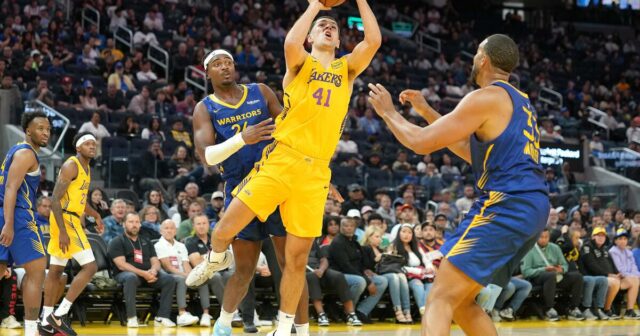 Lakers stráca kalifornský otvárač, zatiaľ čo Bronzee James sedí

