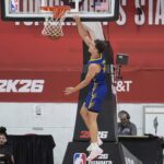 Chris Manon Manon zo Golden State Warriors proti Raptorom v Toronte počas prvej polovice basketbalovej hry letnej ligy NBA vo štvrtok 17. júla 2025 v Las Vegas. Lakers NBA