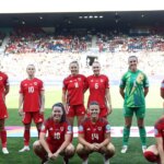 Le bus de l'équipe de football féminin du Pays de Galles impliqué dans un accident alors que les joueurs ont quitté «Squak»