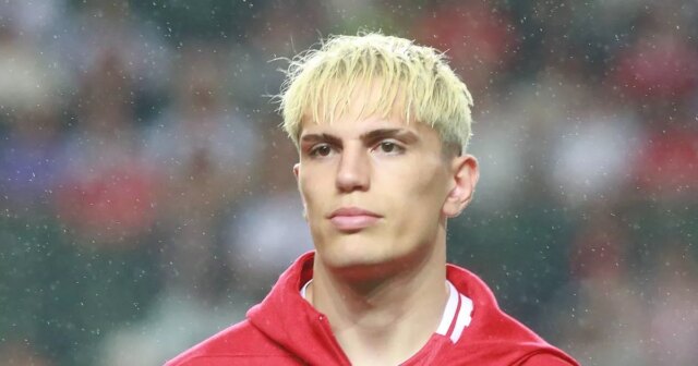 Le chef de Napoli blâme la «faute» à Man Utd et fait une promesse d'Alejandro Garnacho en balayage brutal
