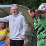 Le manager que Robbie Savage a limogé à Macclesfield laisse les sentiments en connu sur ses vraies couleurs
